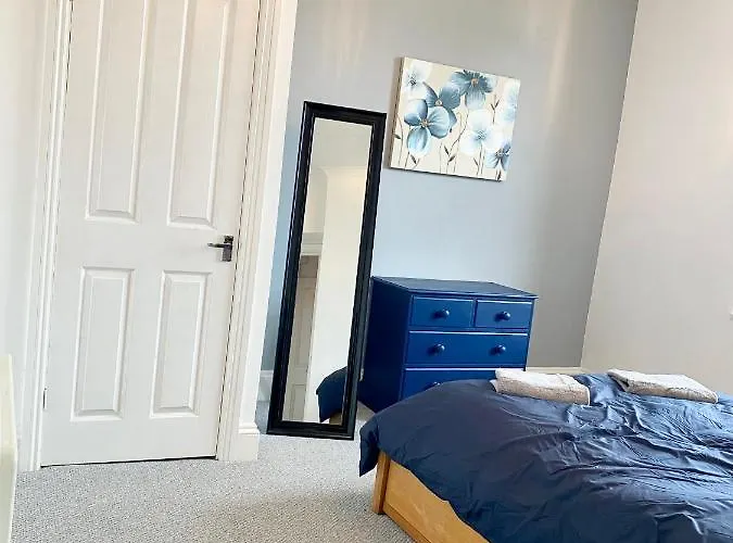Torquay, 2 Bedrooms, Sleep 6, Free Parking, Torbay