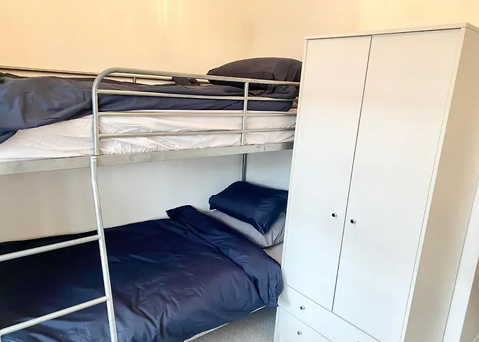 Torquay, 2 Bedrooms, Sleep 6, Free Parking, Torbay